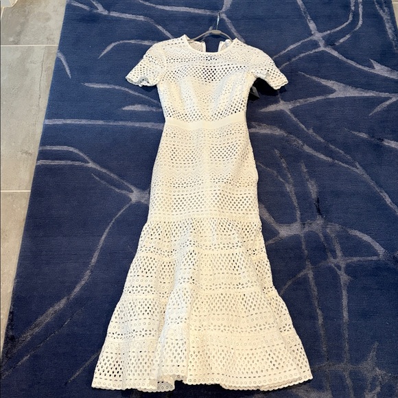 Self-Portrait Bea midi dress in white cotton with eyelet detailing. - Picture 13 of 16